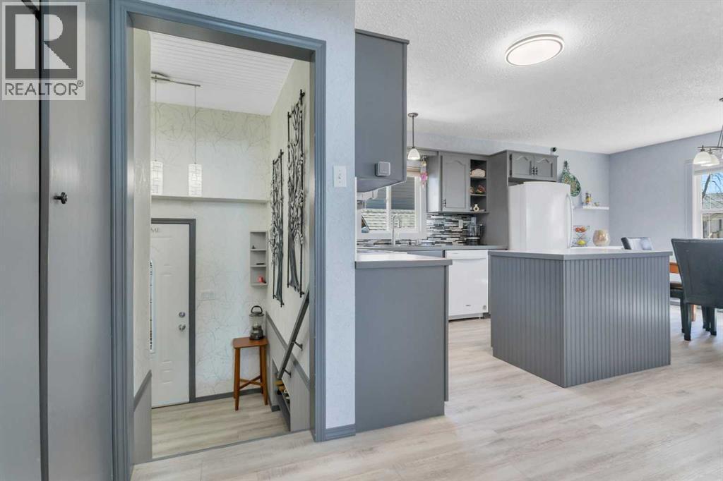 5016 55 Avenue, Ponoka