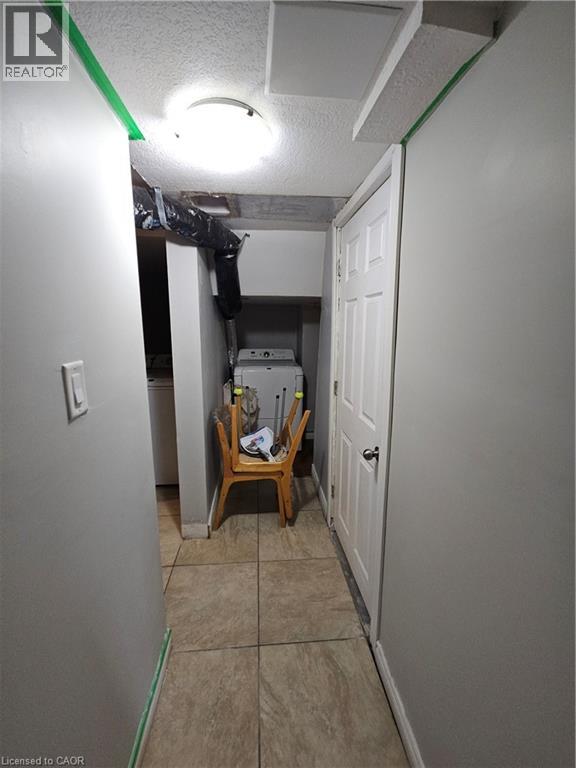 300 COUNTRYSTONE Crescent Unit# #B, Kitchener, Ontario, N2N3S2 — Photo 13