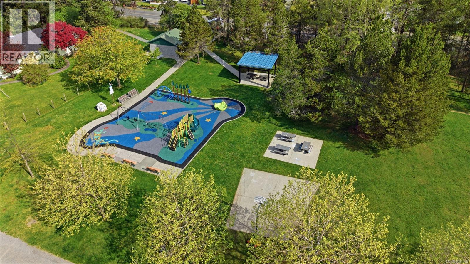 795 Parkside Cres - 54
