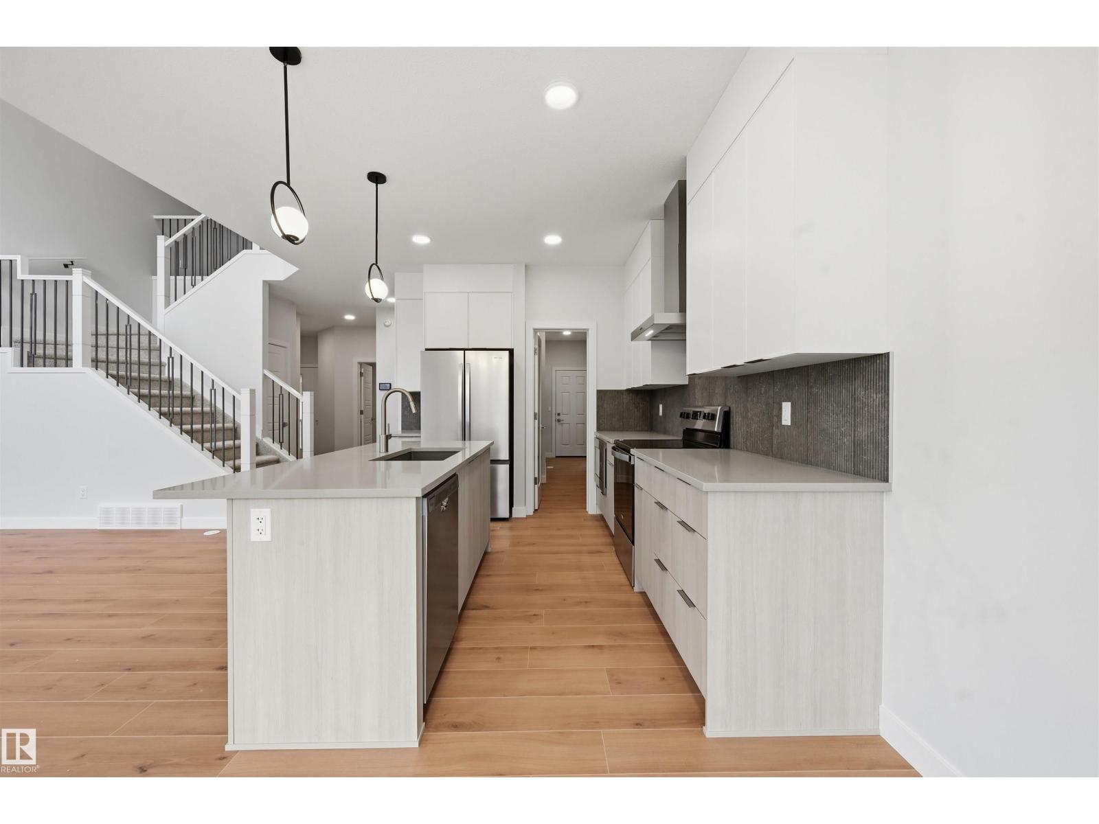3048 DIXON LANDING LD SW, Edmonton
