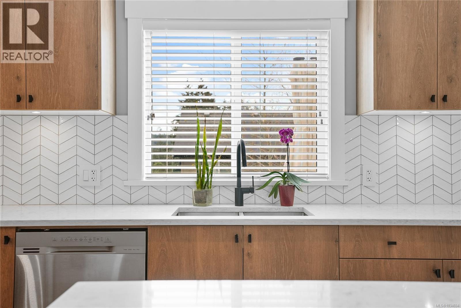  1184 Smokehouse Crescent, Langford