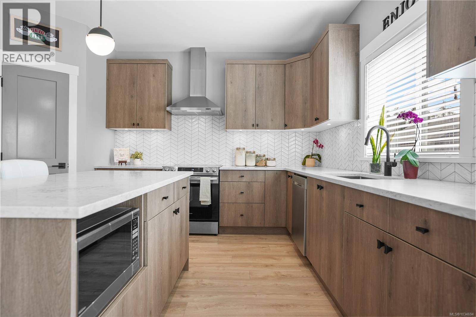  1184 Smokehouse Crescent, Langford