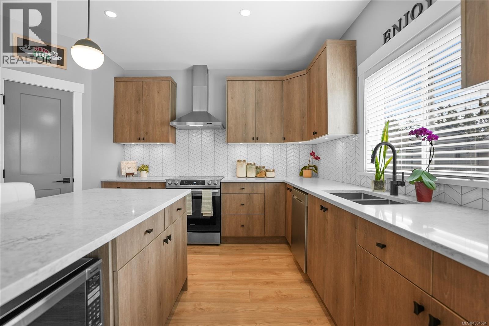  1184 Smokehouse Crescent, Langford