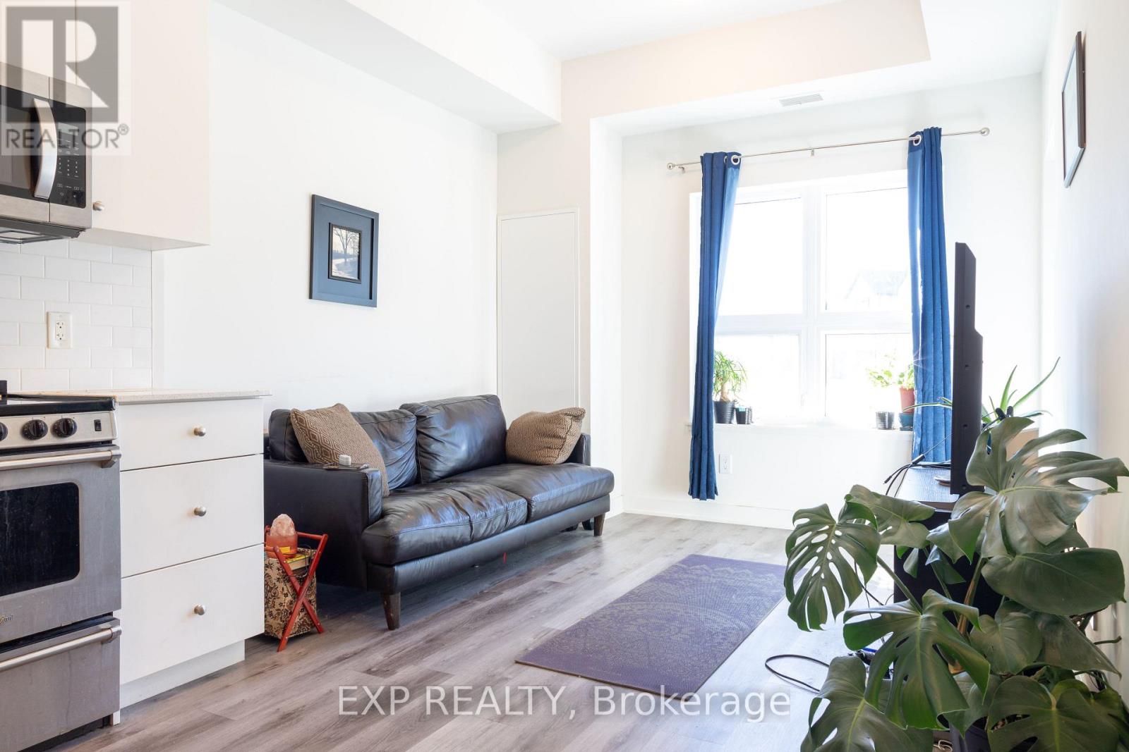 #101 110 FERGUS AVENUE - 3