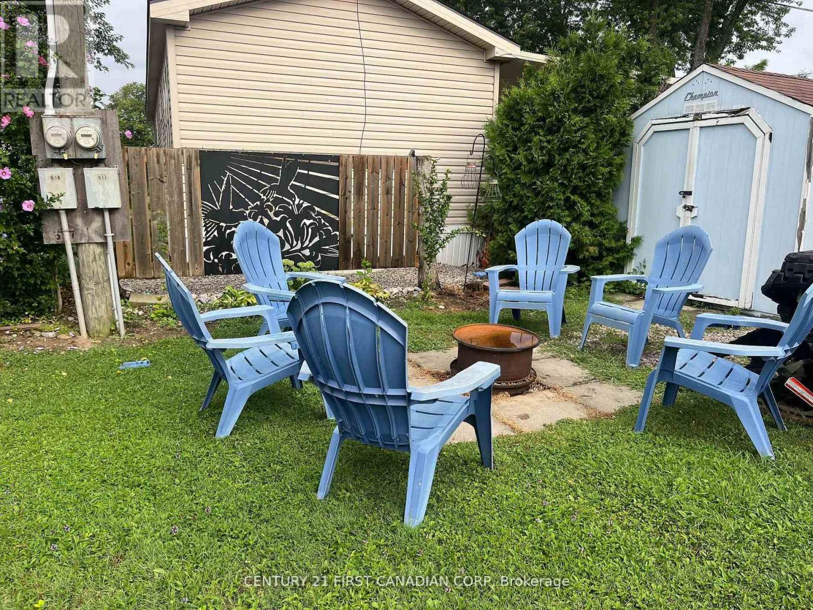 13 ST. LUCIA LANE - 10