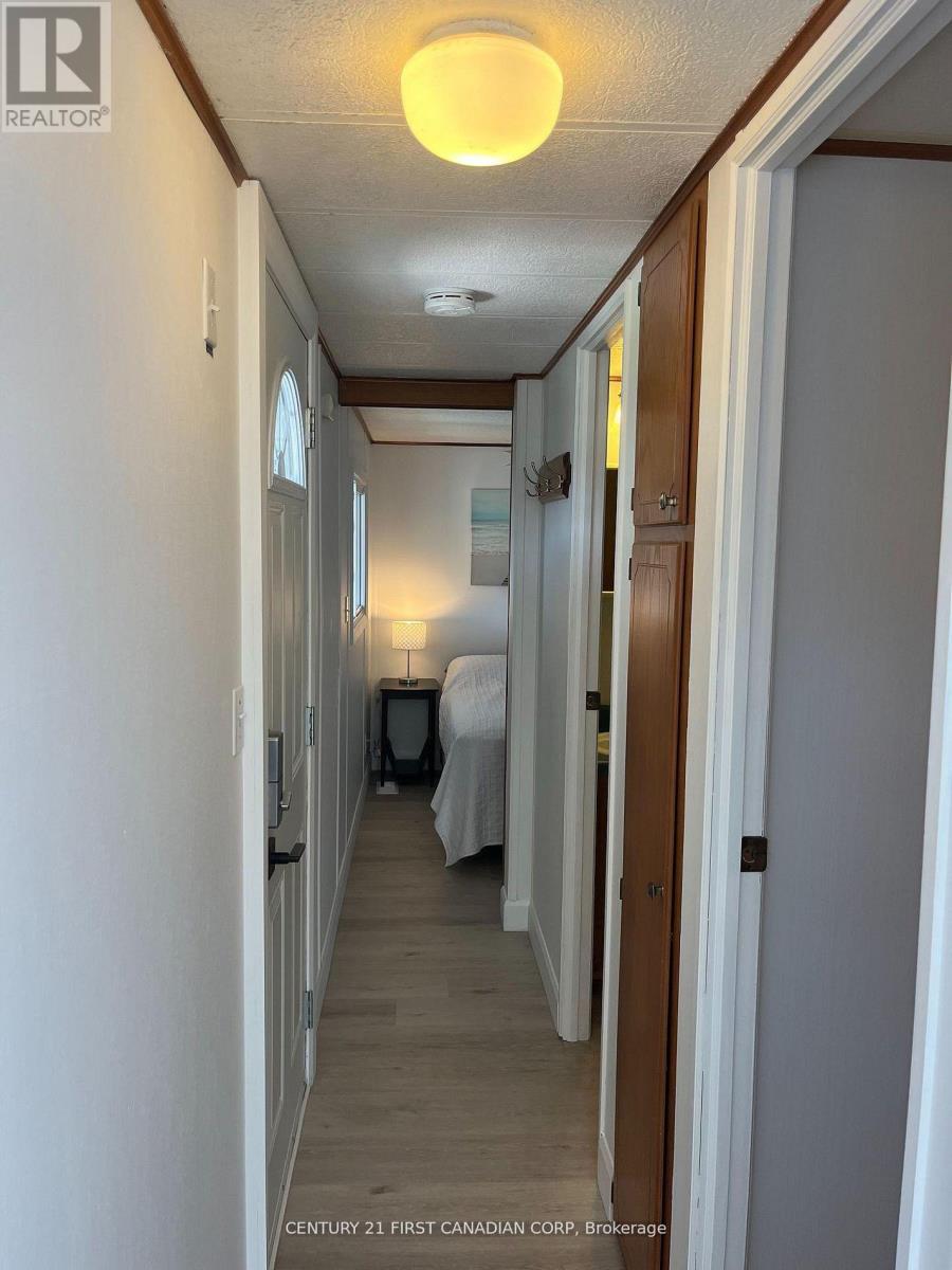 13 ST. LUCIA LANE - 5
