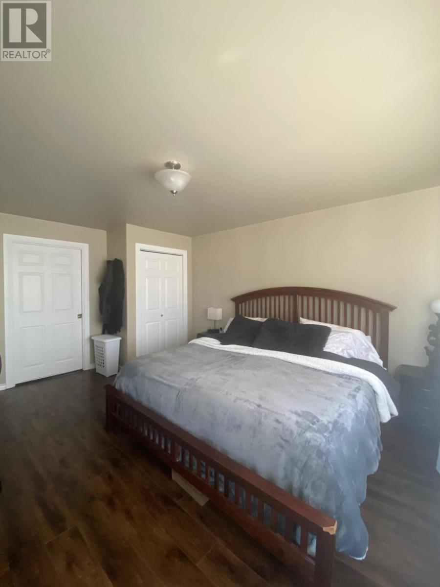 209 McKenzie AVE E - 14