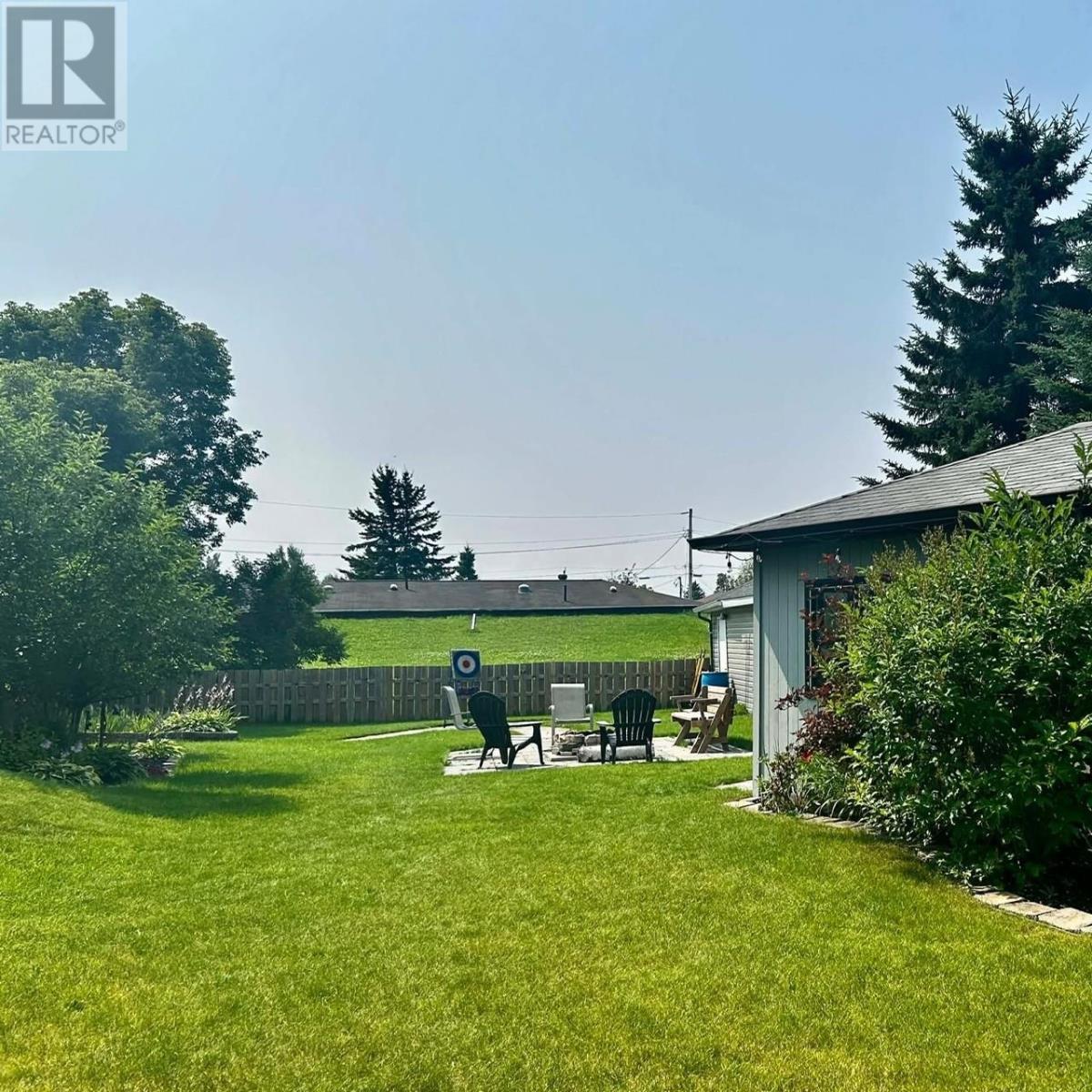 209 McKenzie AVE E - 37