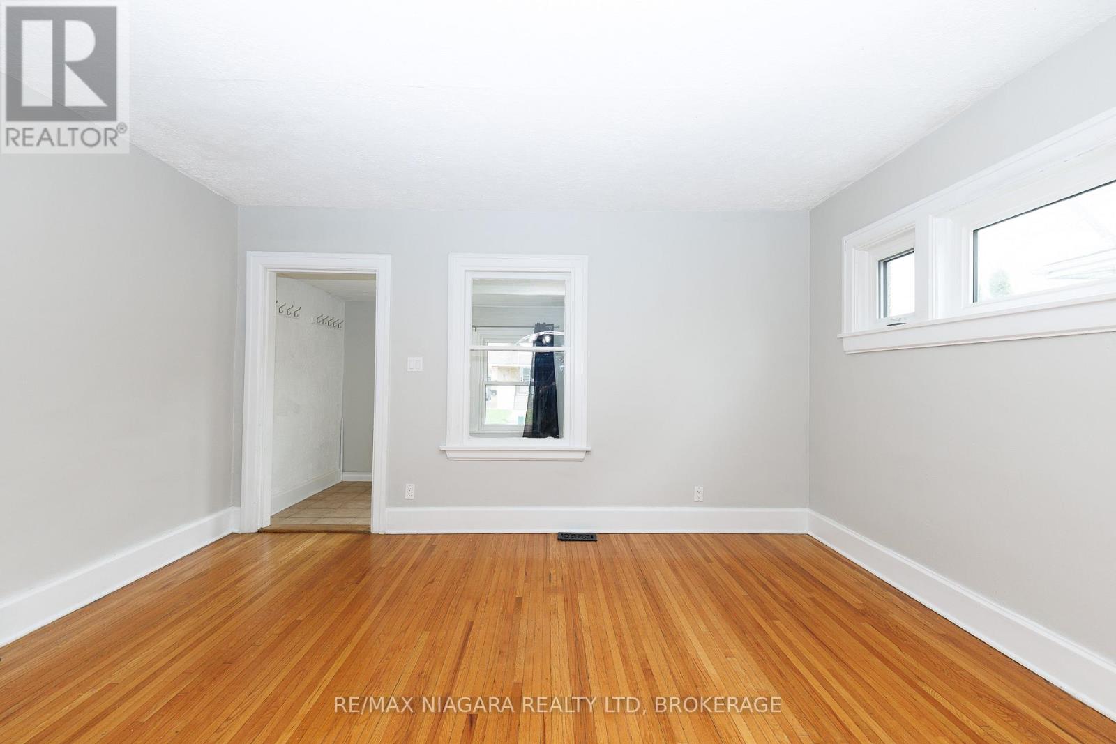 5015 FIFTH AVENUE - 10