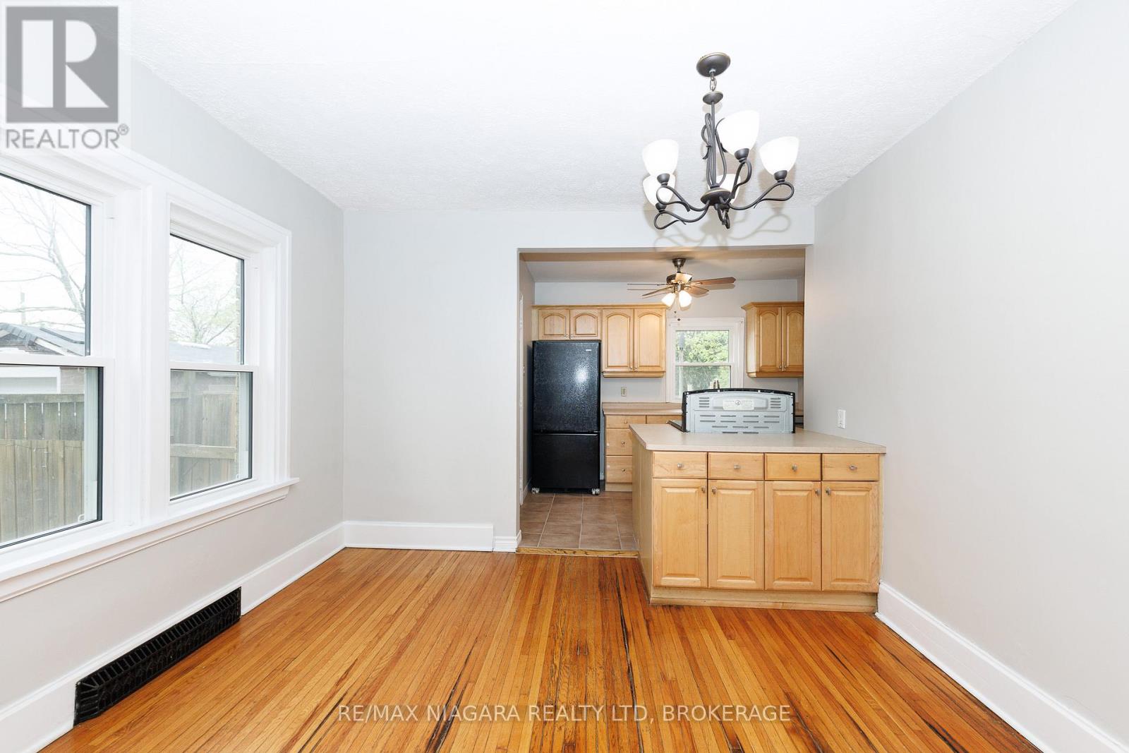 5015 FIFTH AVENUE - 11
