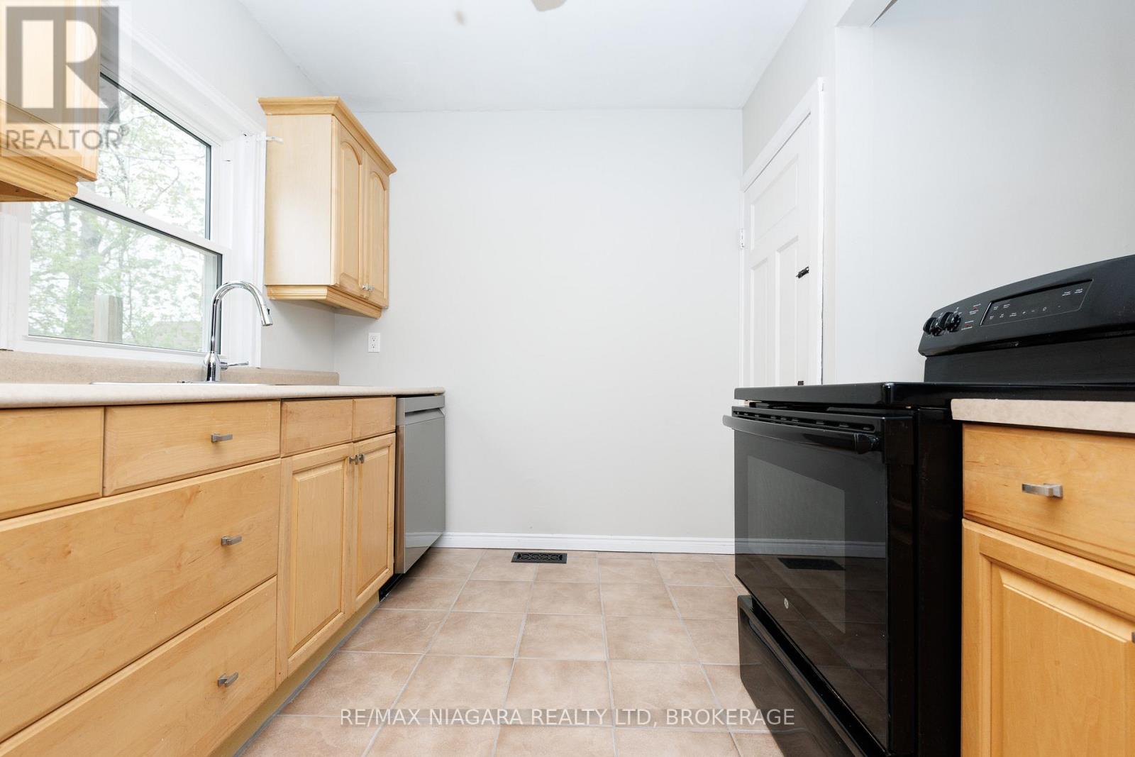 5015 FIFTH AVENUE - 16