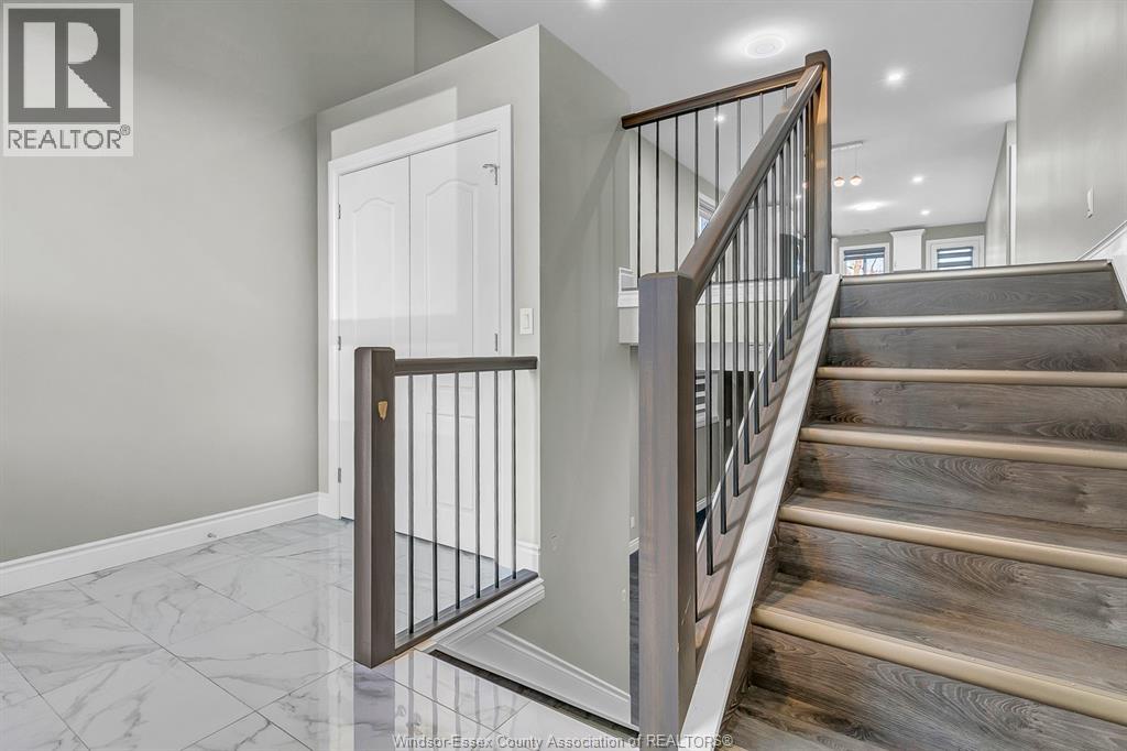 1858 BUCKINGHAM, Windsor, Ontario, N8T2A8 — Photo 2