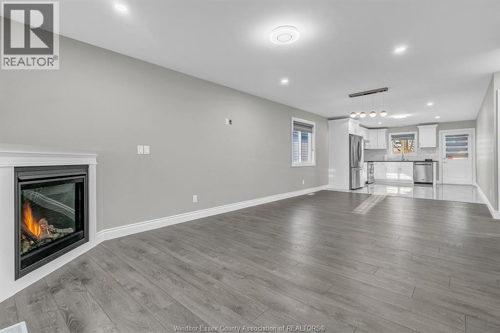 1858 BUCKINGHAM, Windsor, Ontario, N8T2A8 — Photo 4