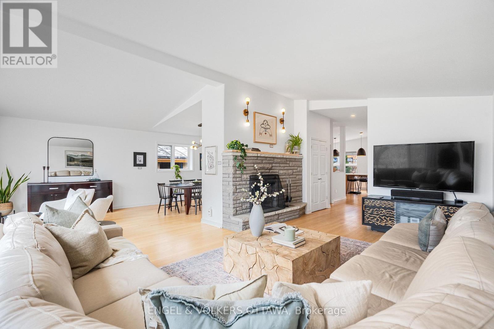 1926 RIDEAU GARDEN DRIVE - 13