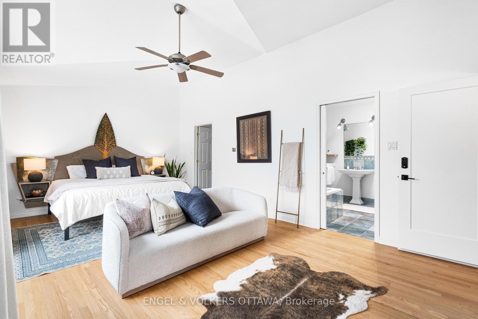 1926 RIDEAU GARDEN DRIVE - 25