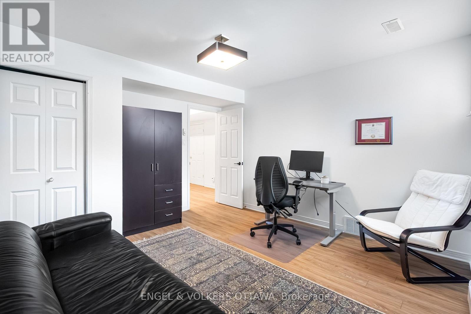 1926 RIDEAU GARDEN DRIVE - 37