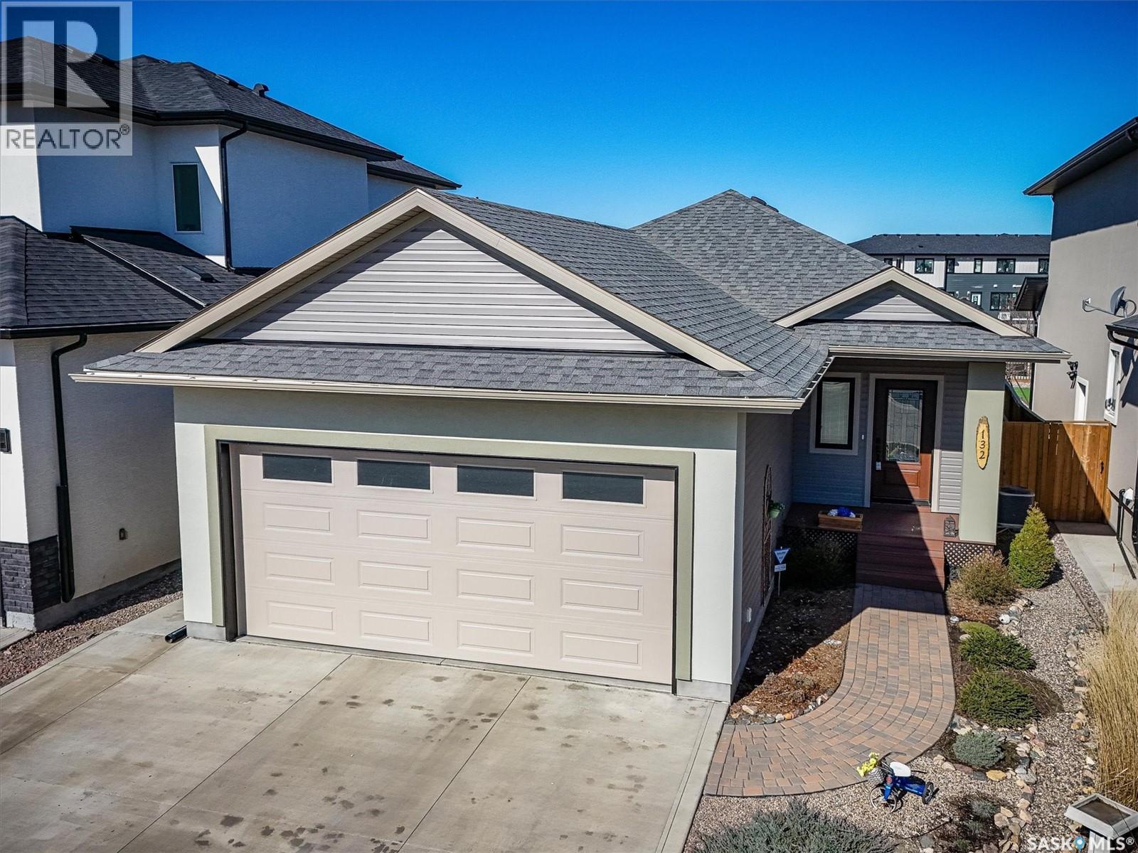 132 Forsey AVENUE - 1
