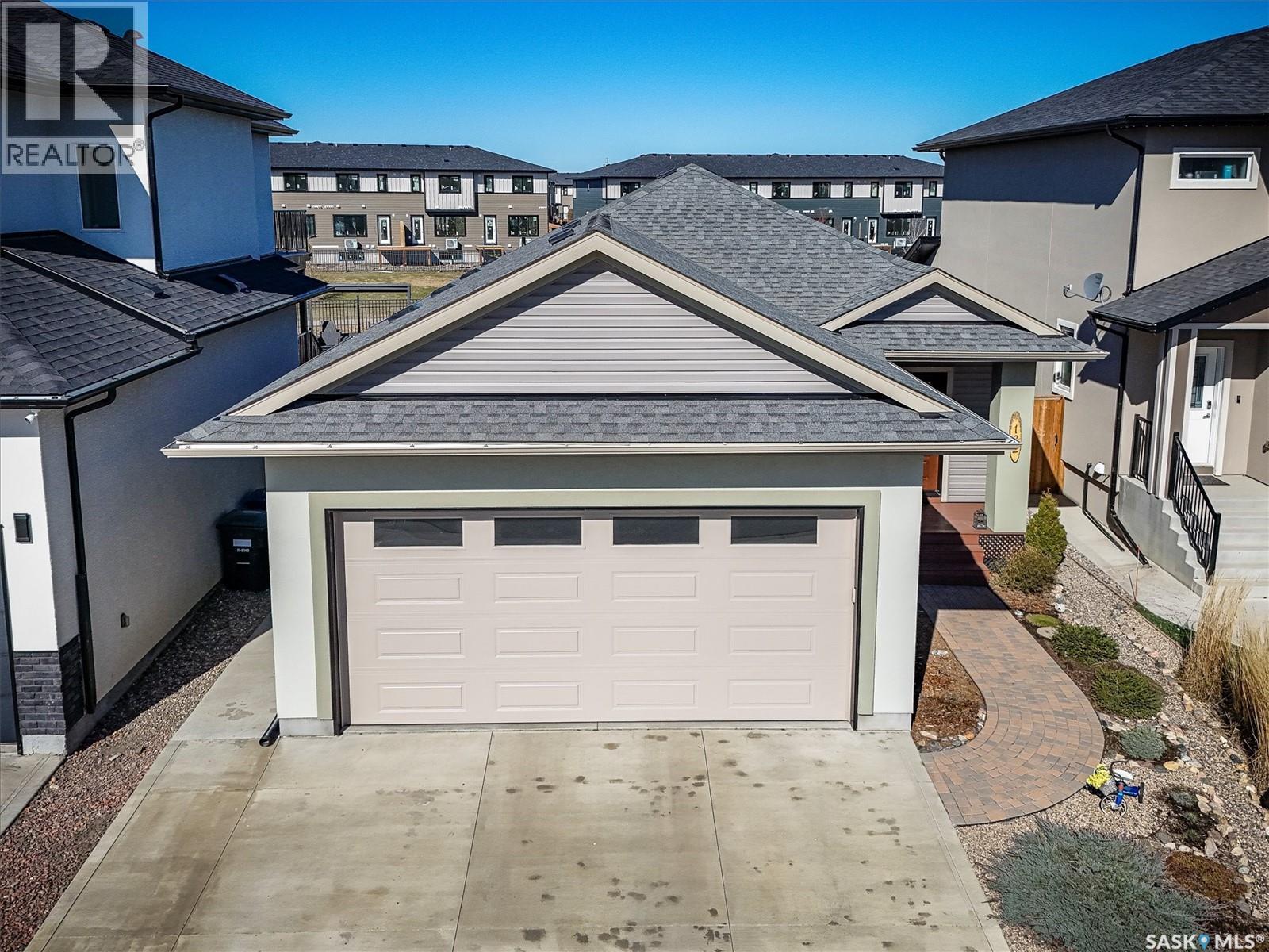132 Forsey AVENUE - 2