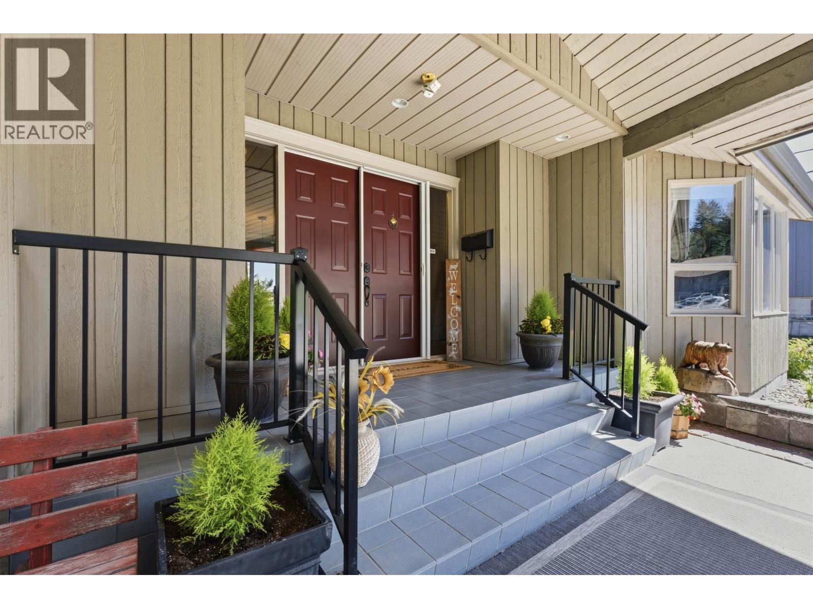 130 COUNTRY CLUB BOULEVARD - 6