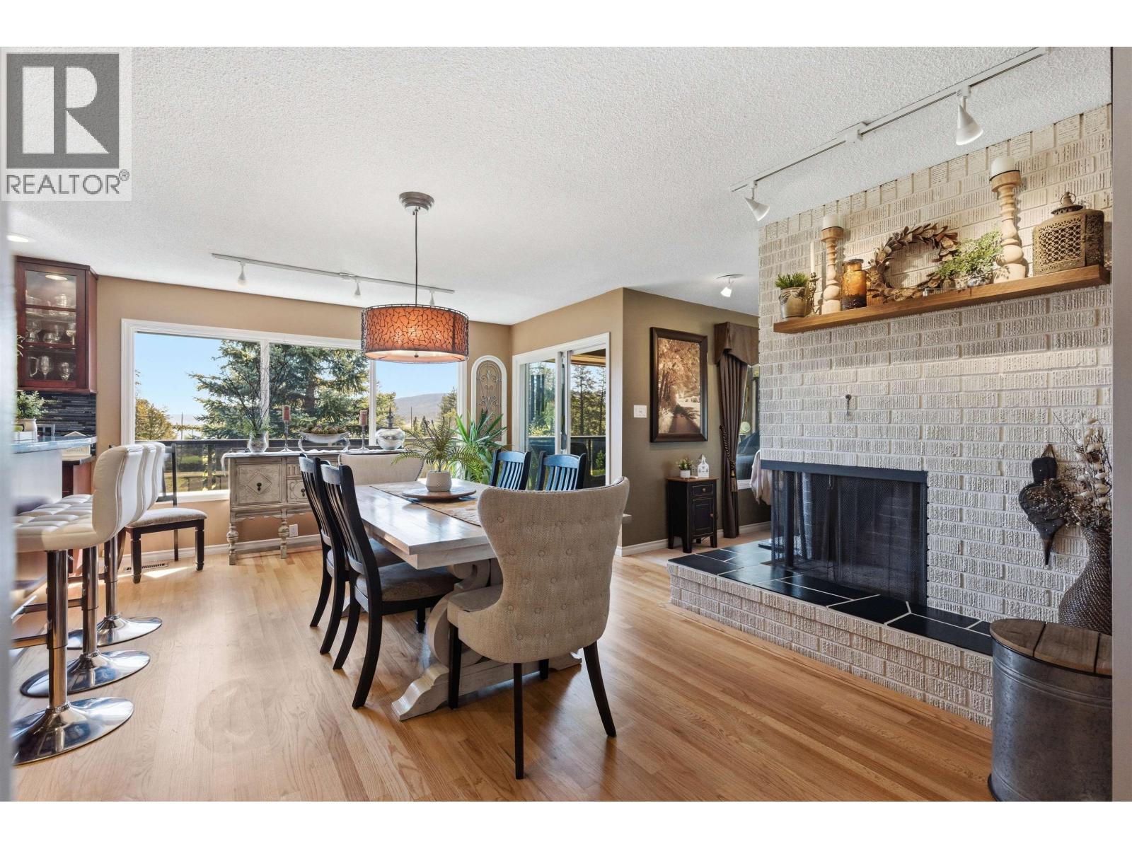 130 COUNTRY CLUB BOULEVARD - 11