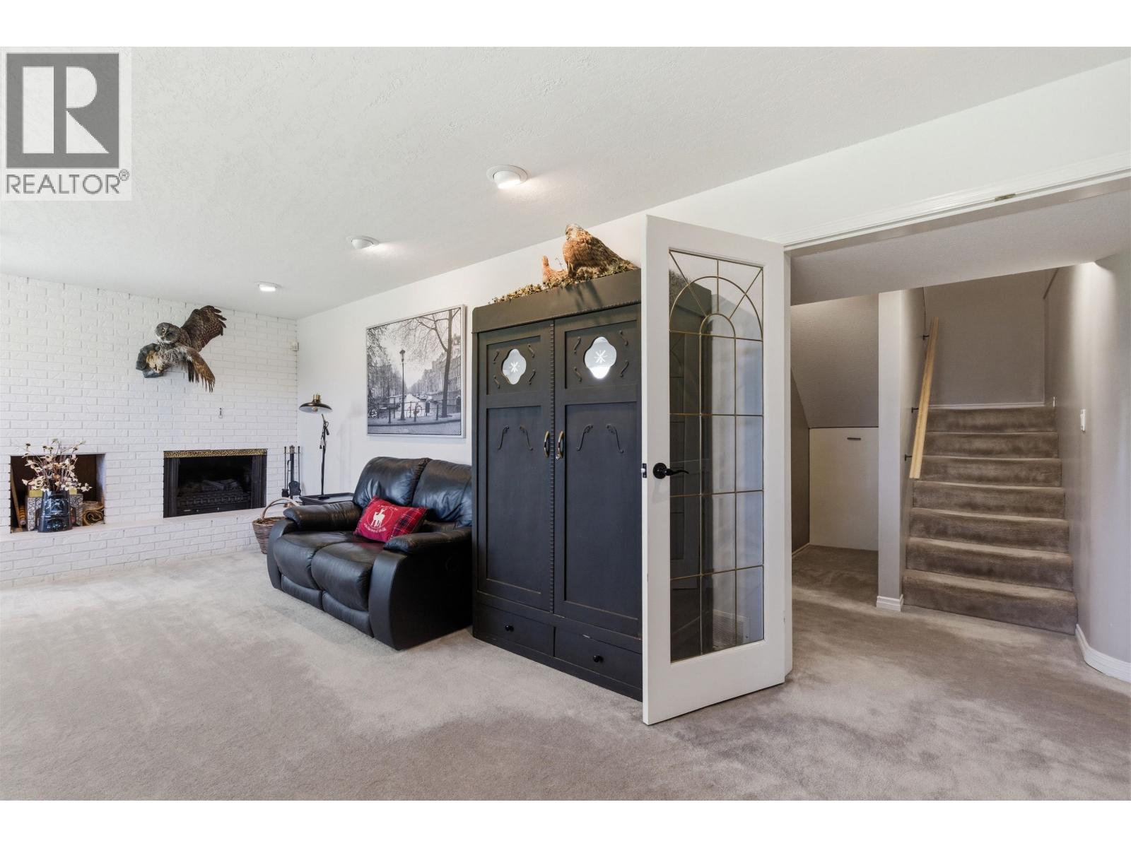 130 COUNTRY CLUB BOULEVARD - 26