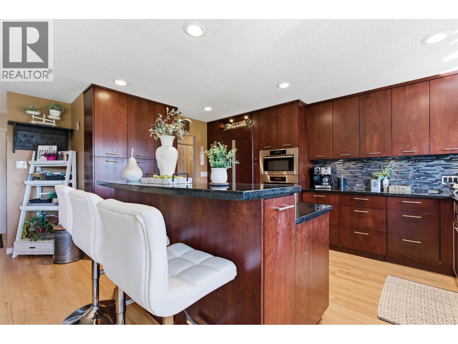 130 COUNTRY CLUB BOULEVARD - 14