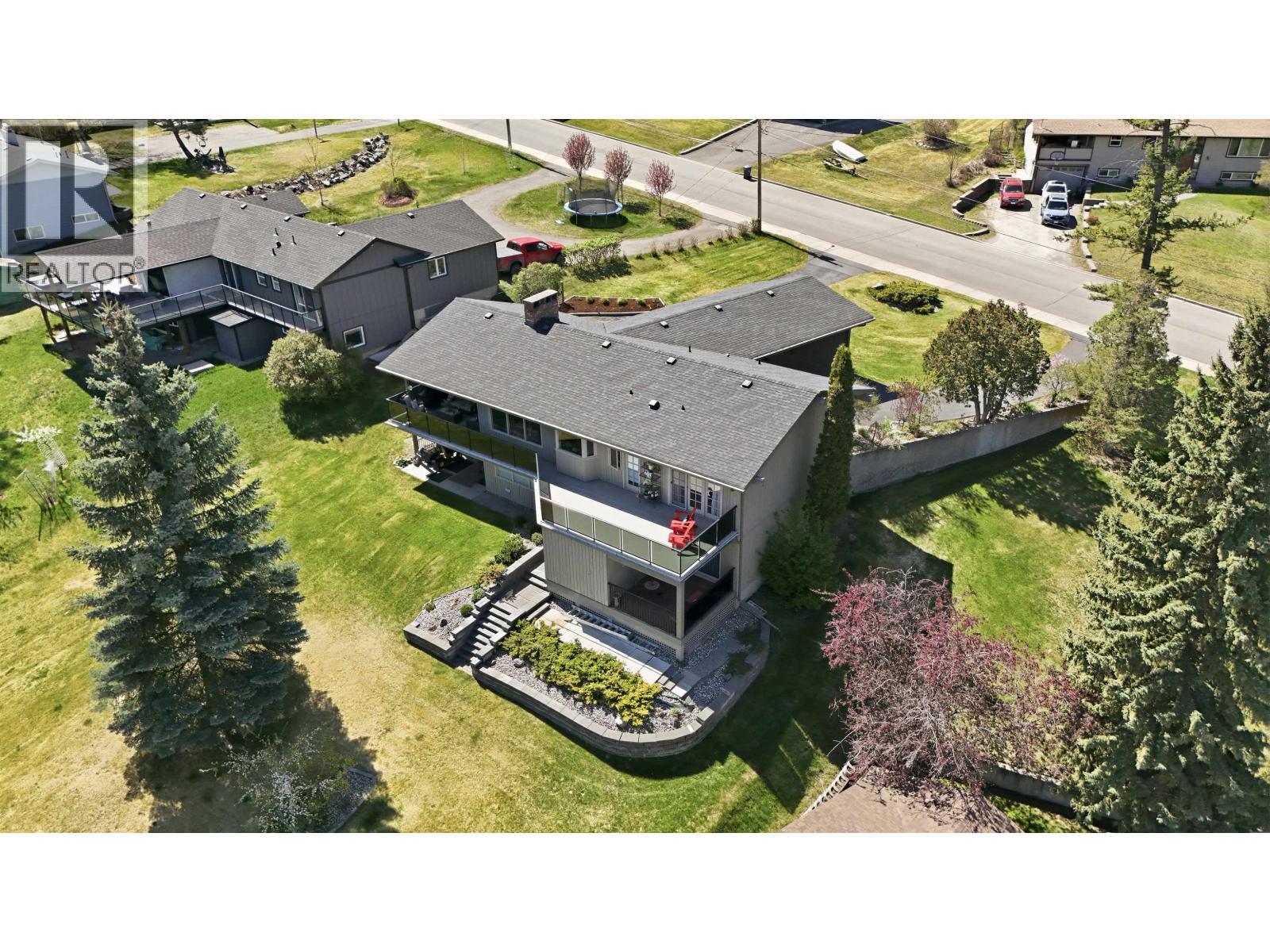 130 COUNTRY CLUB BOULEVARD - 4