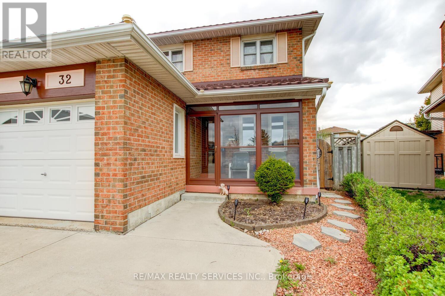 32 HELIOS PLACE - Image 2