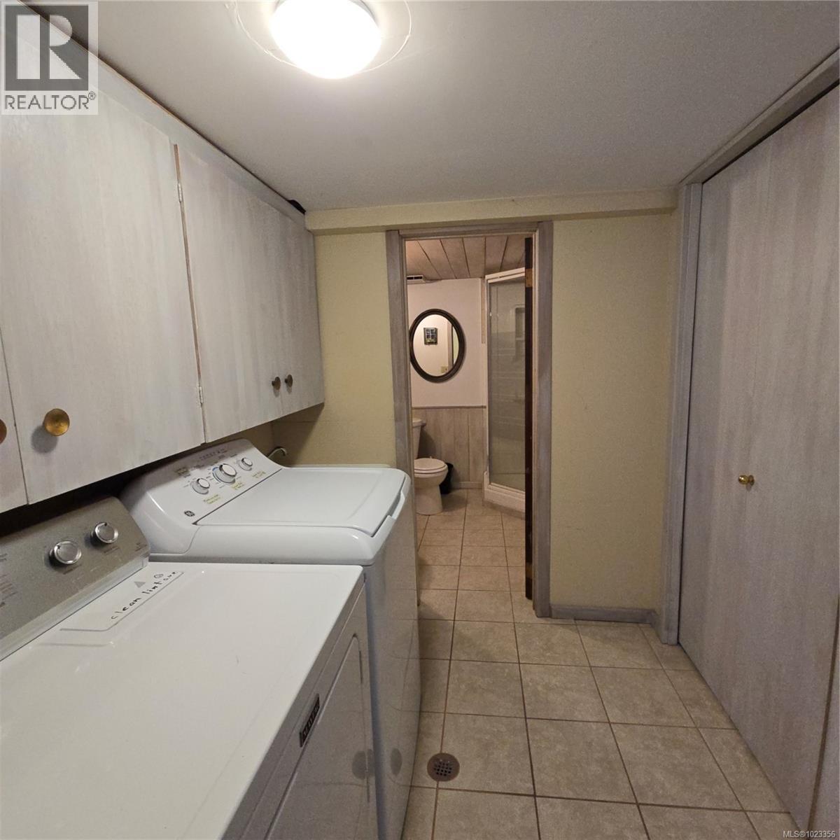 220 1ST St - 75
