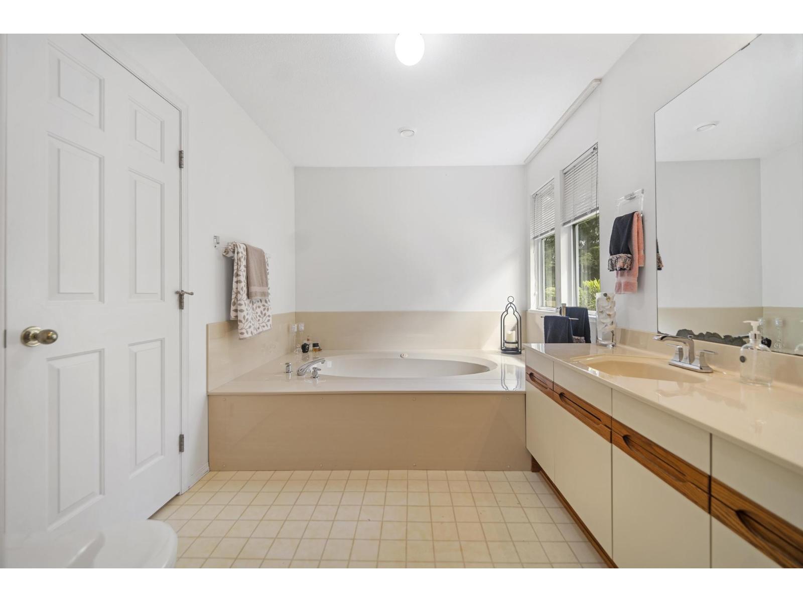 1884 139A STREET, Surrey