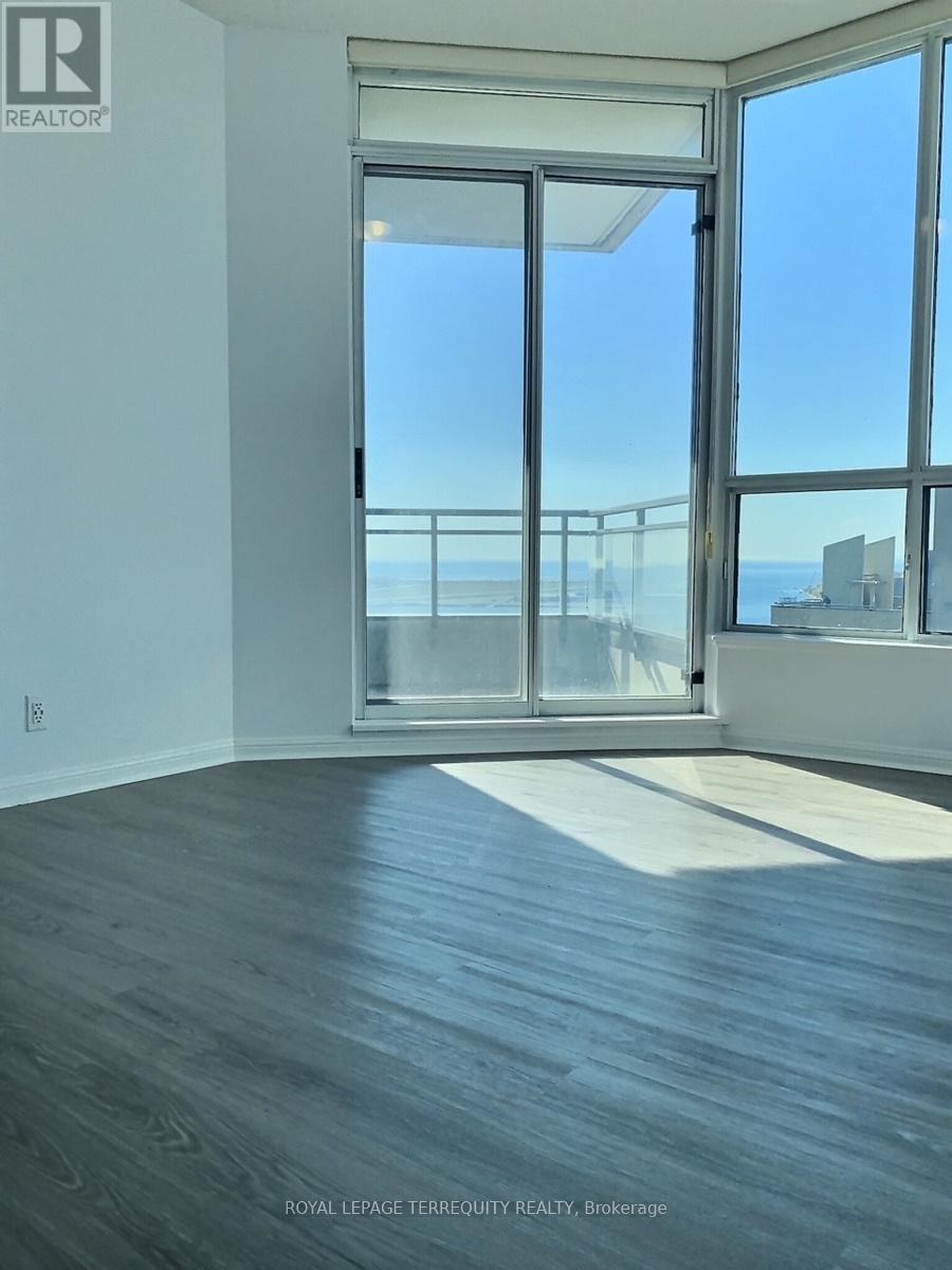 #2322 230 QUEENS QUAY W - 11