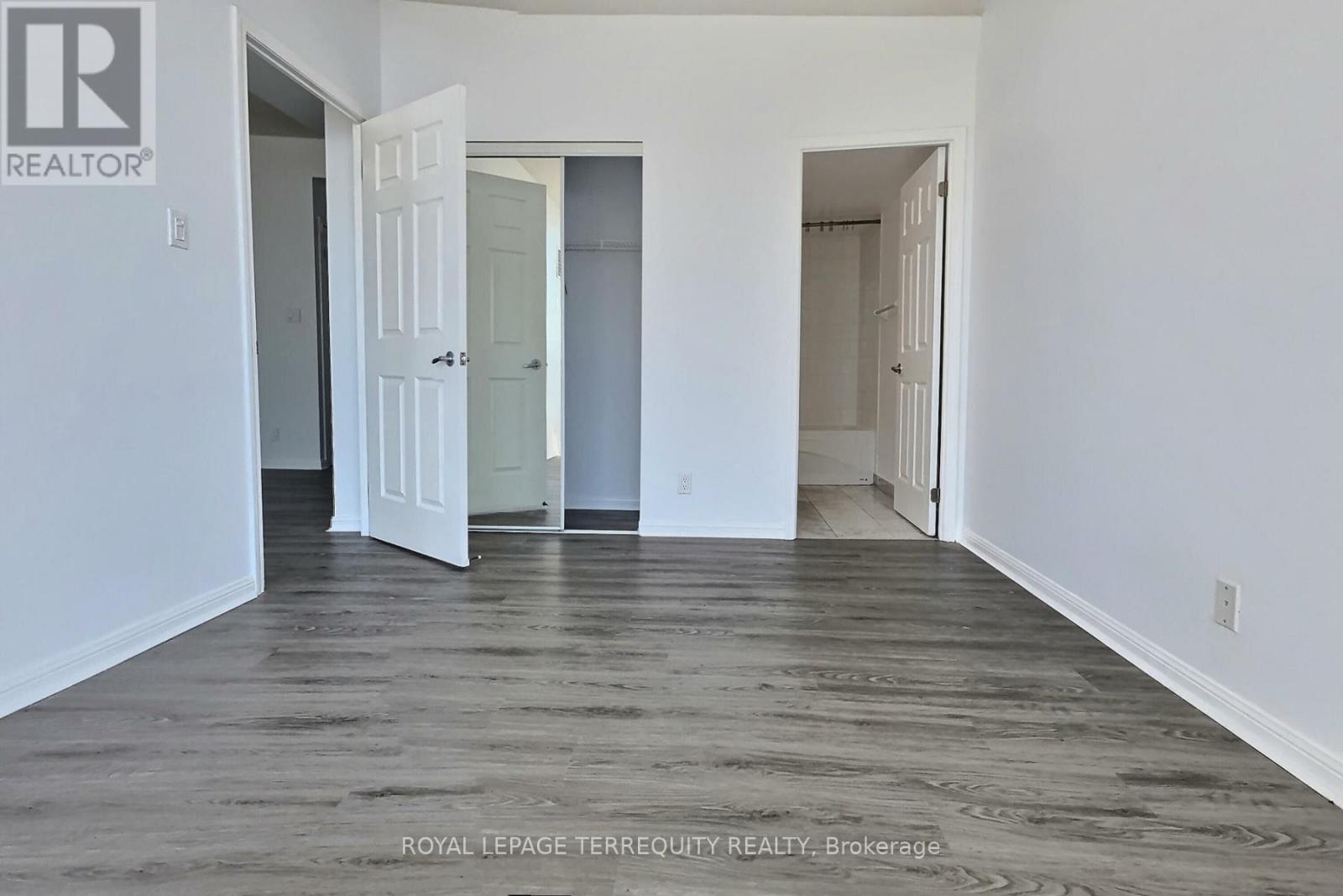 #2322 230 QUEENS QUAY W - 12