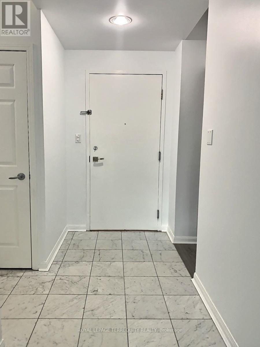 #2322 230 QUEENS QUAY W - 14