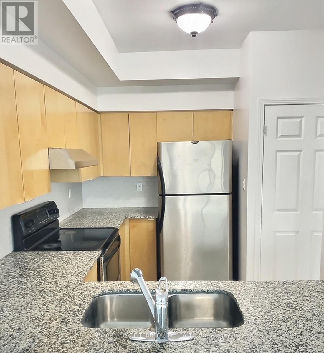 #2322 230 QUEENS QUAY W - 6