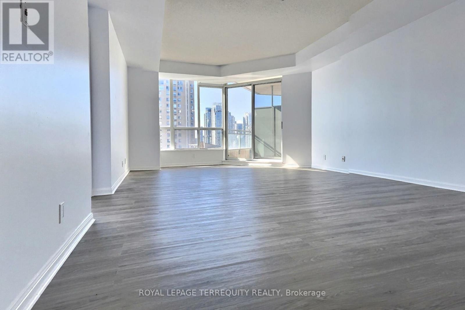 #2322 230 QUEENS QUAY W - 9