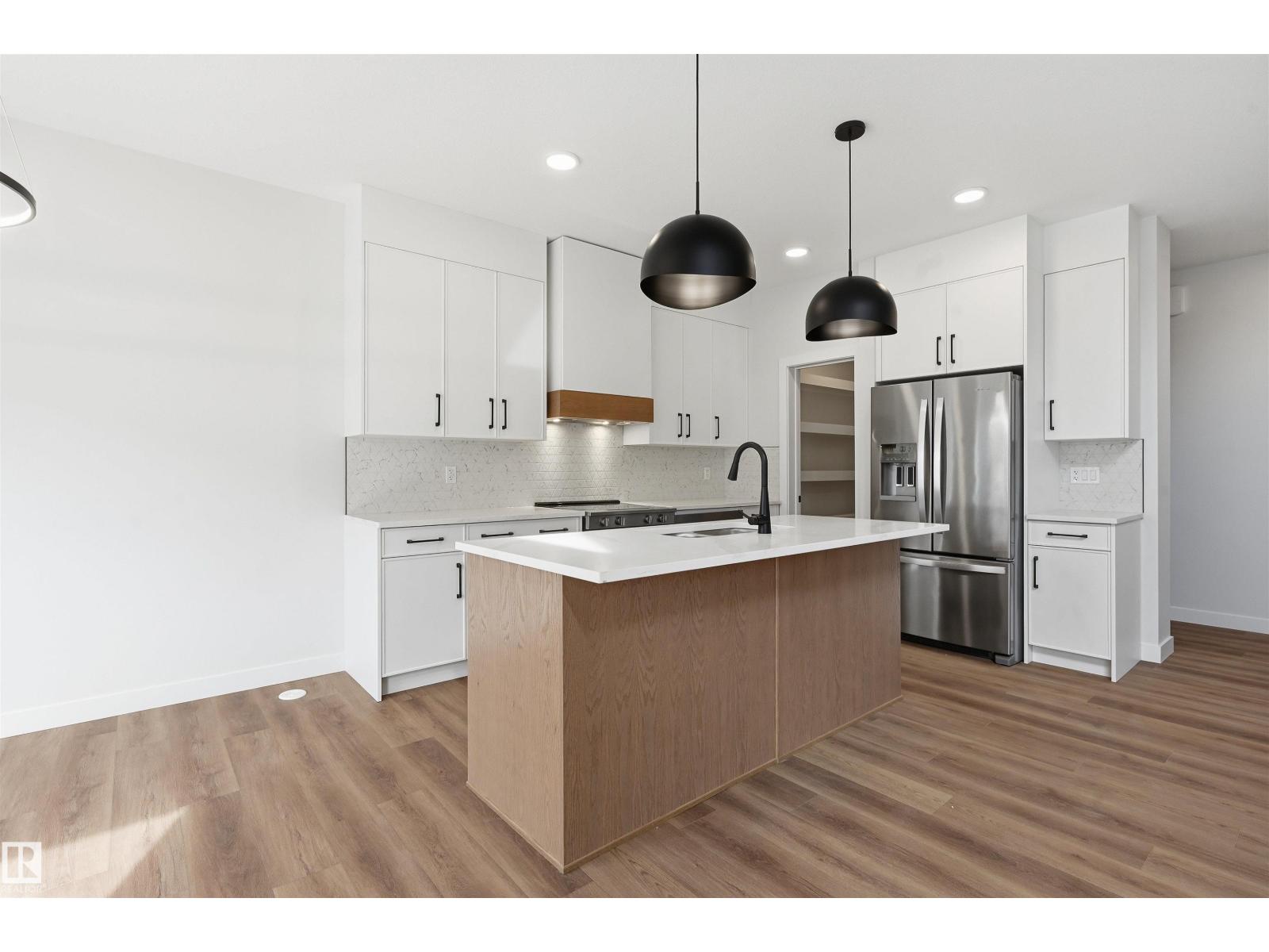 3218 DIXON WY SW, Edmonton
