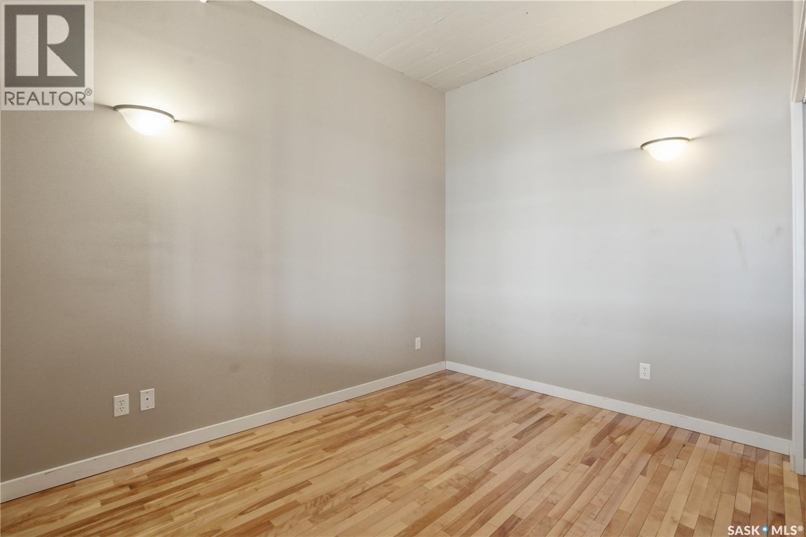 #301 12 23rd STREET E - 27