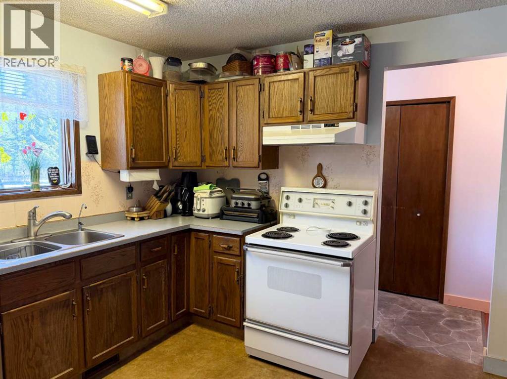 2803 90 Street - 8