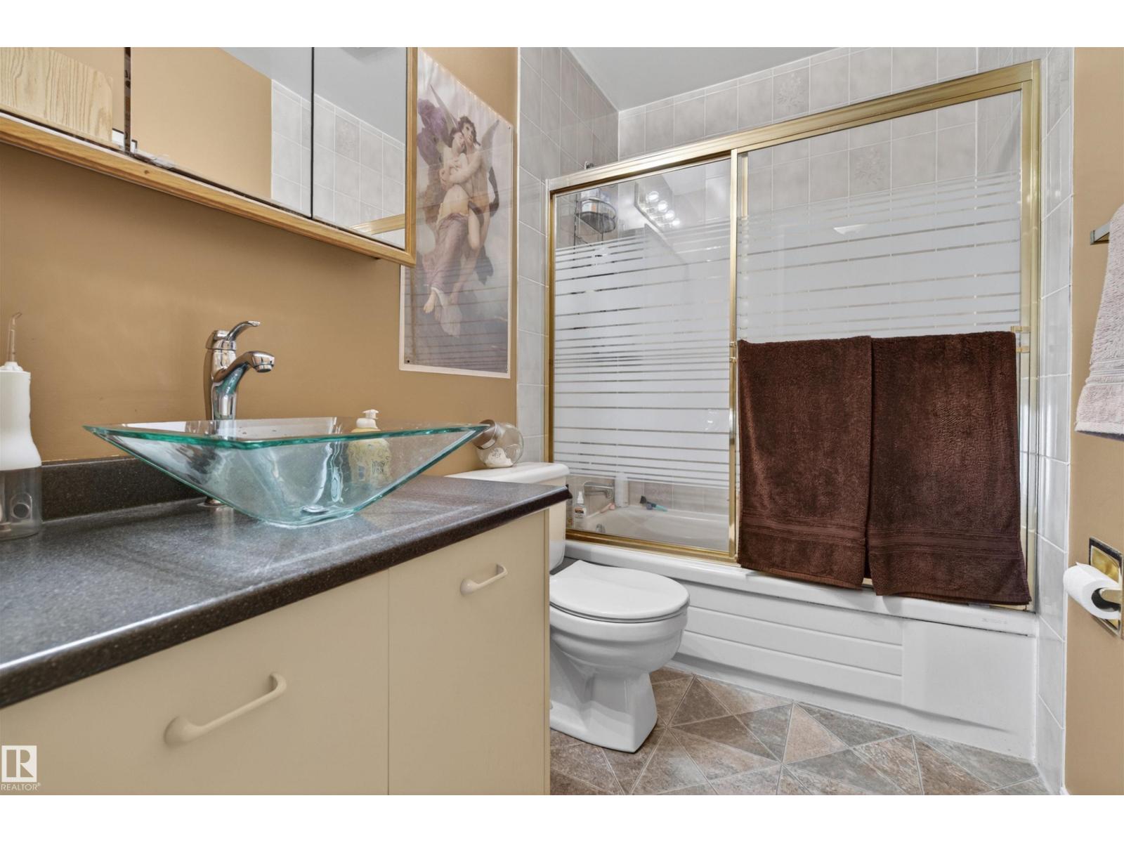 9347 175 AV NW, Edmonton