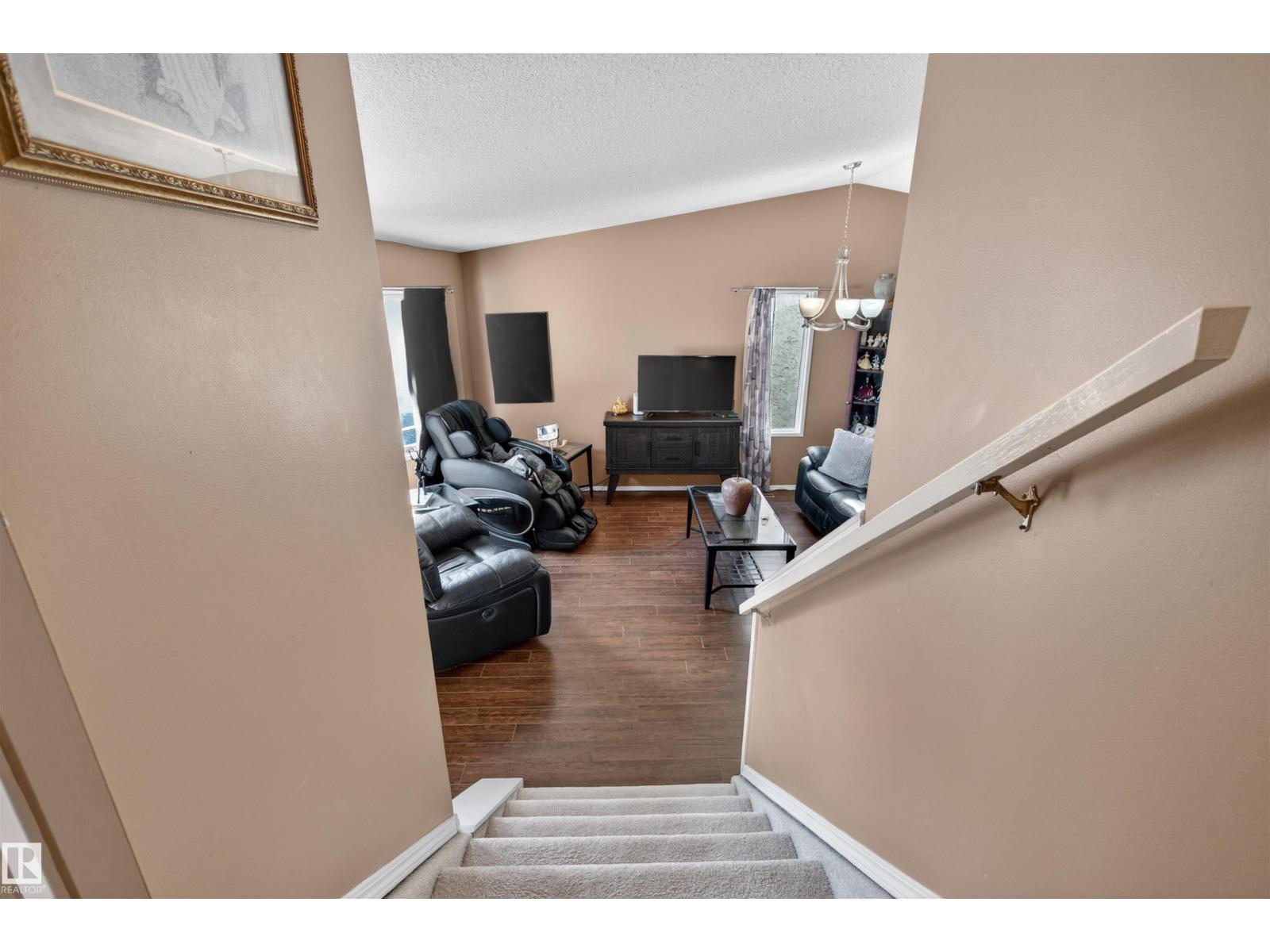 9347 175 AV NW, Edmonton