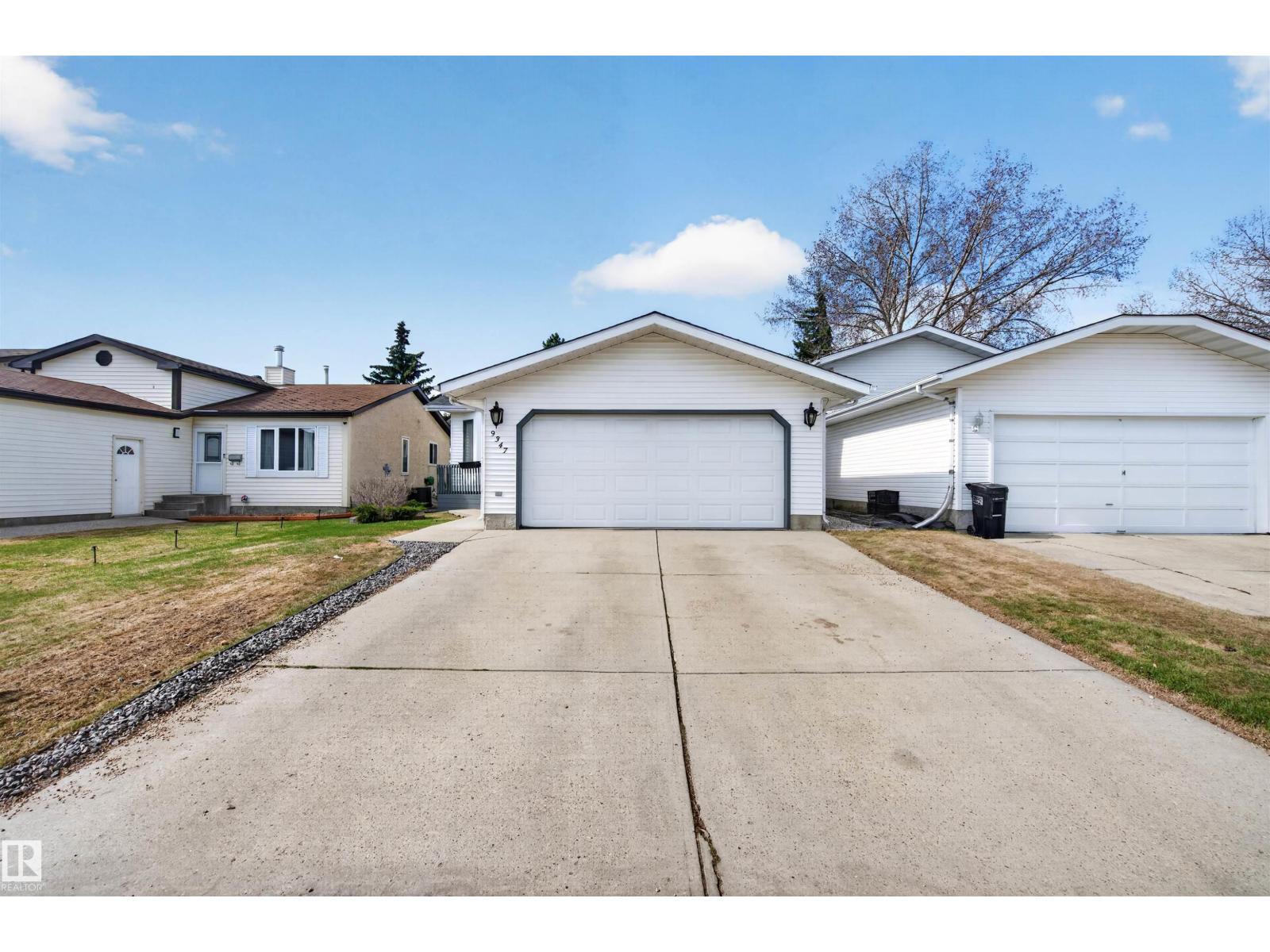 9347 175 AV NW, Edmonton