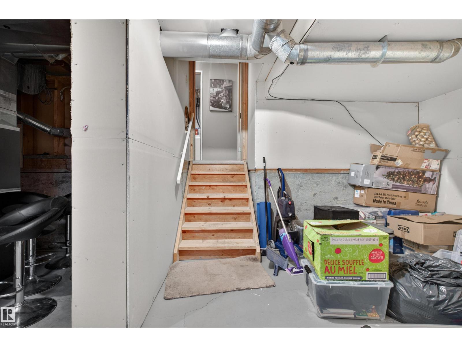9347 175 AV NW, Edmonton