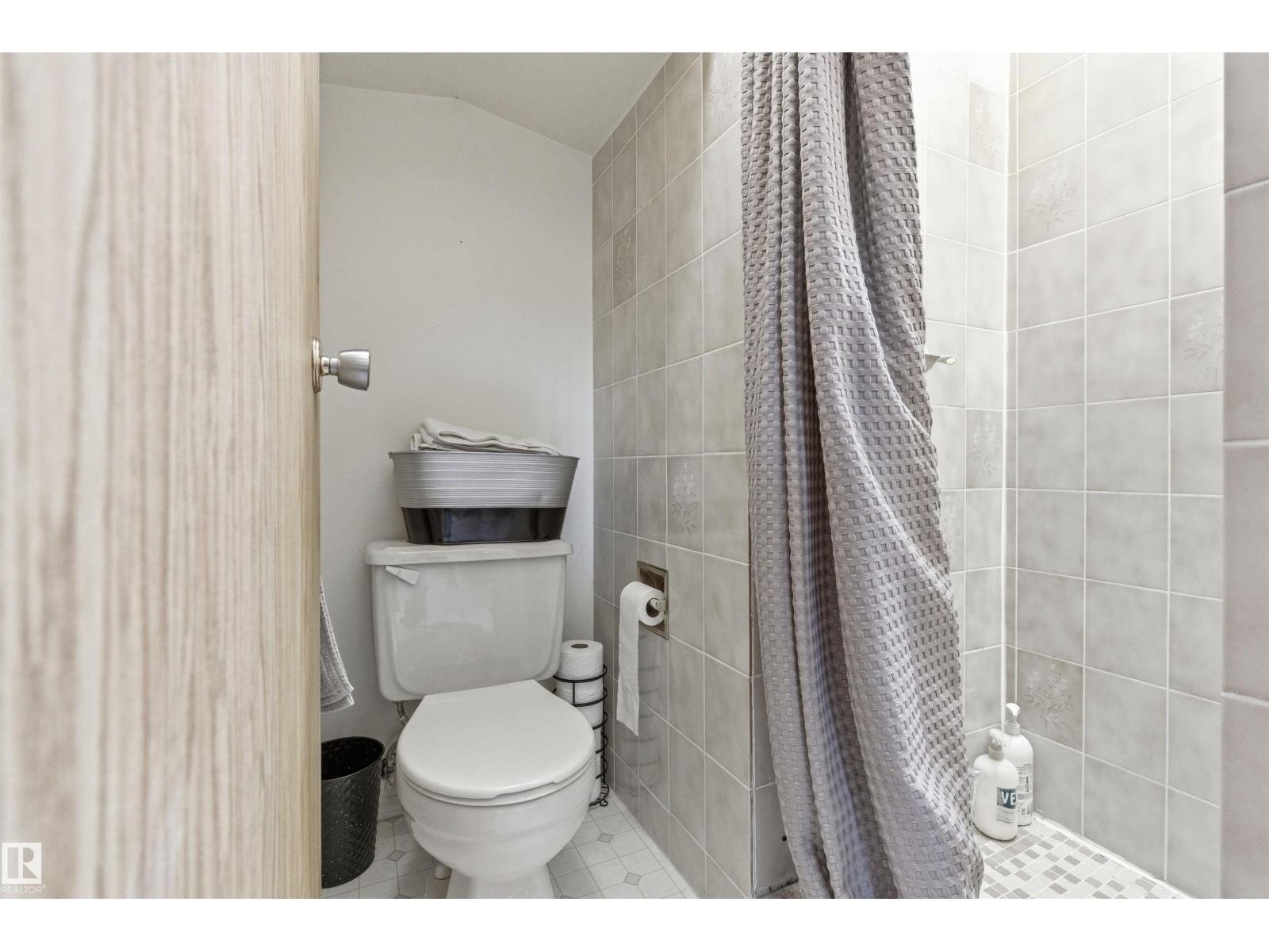 9347 175 AV NW, Edmonton