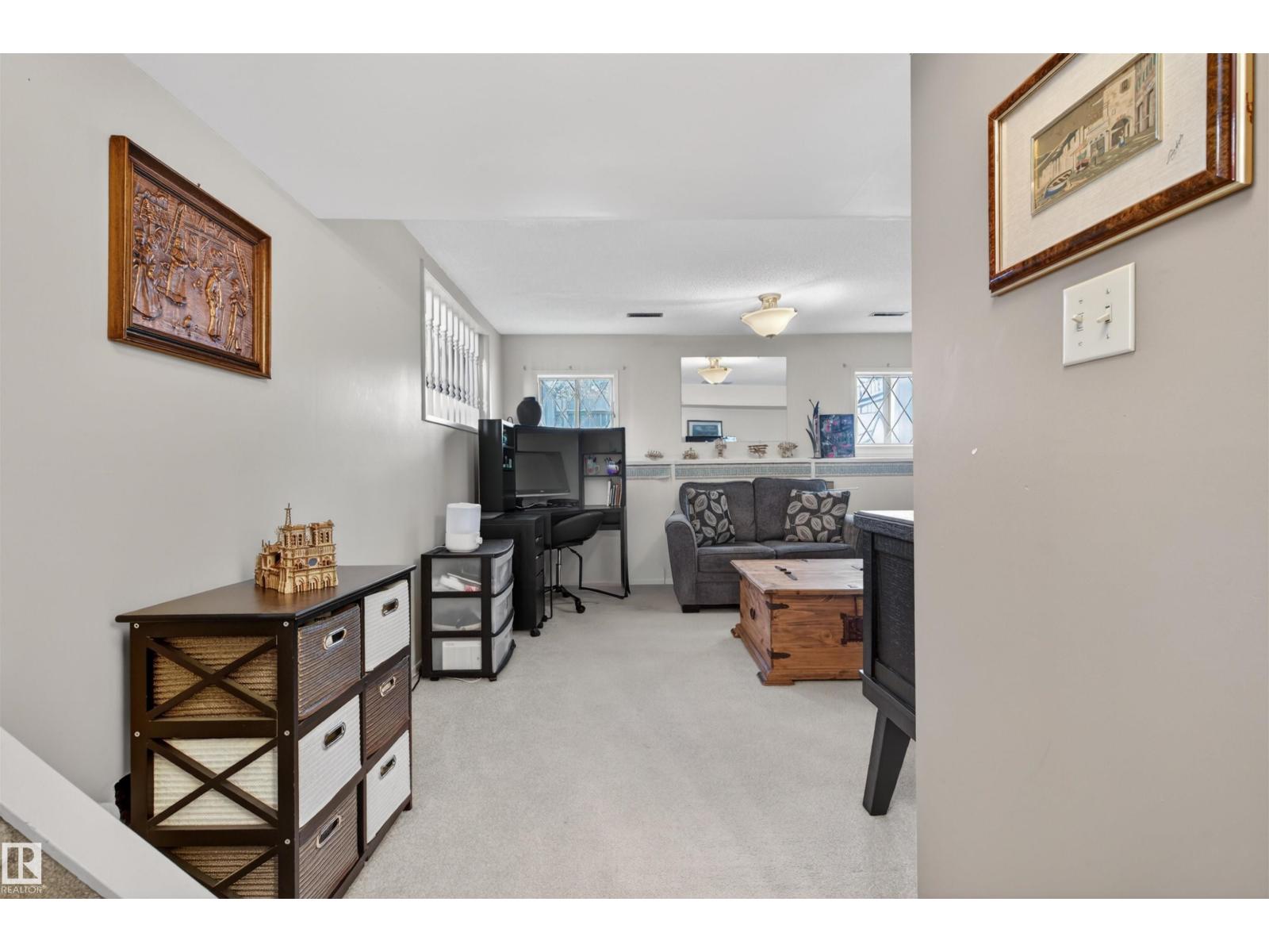 9347 175 AV NW, Edmonton
