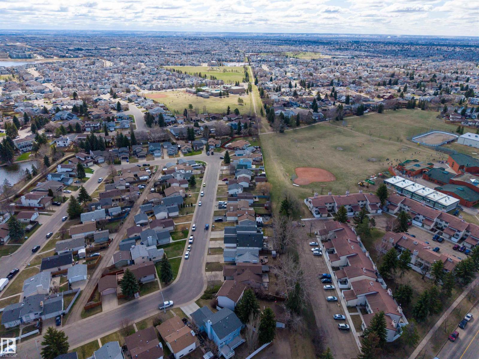9347 175 AV NW, Edmonton