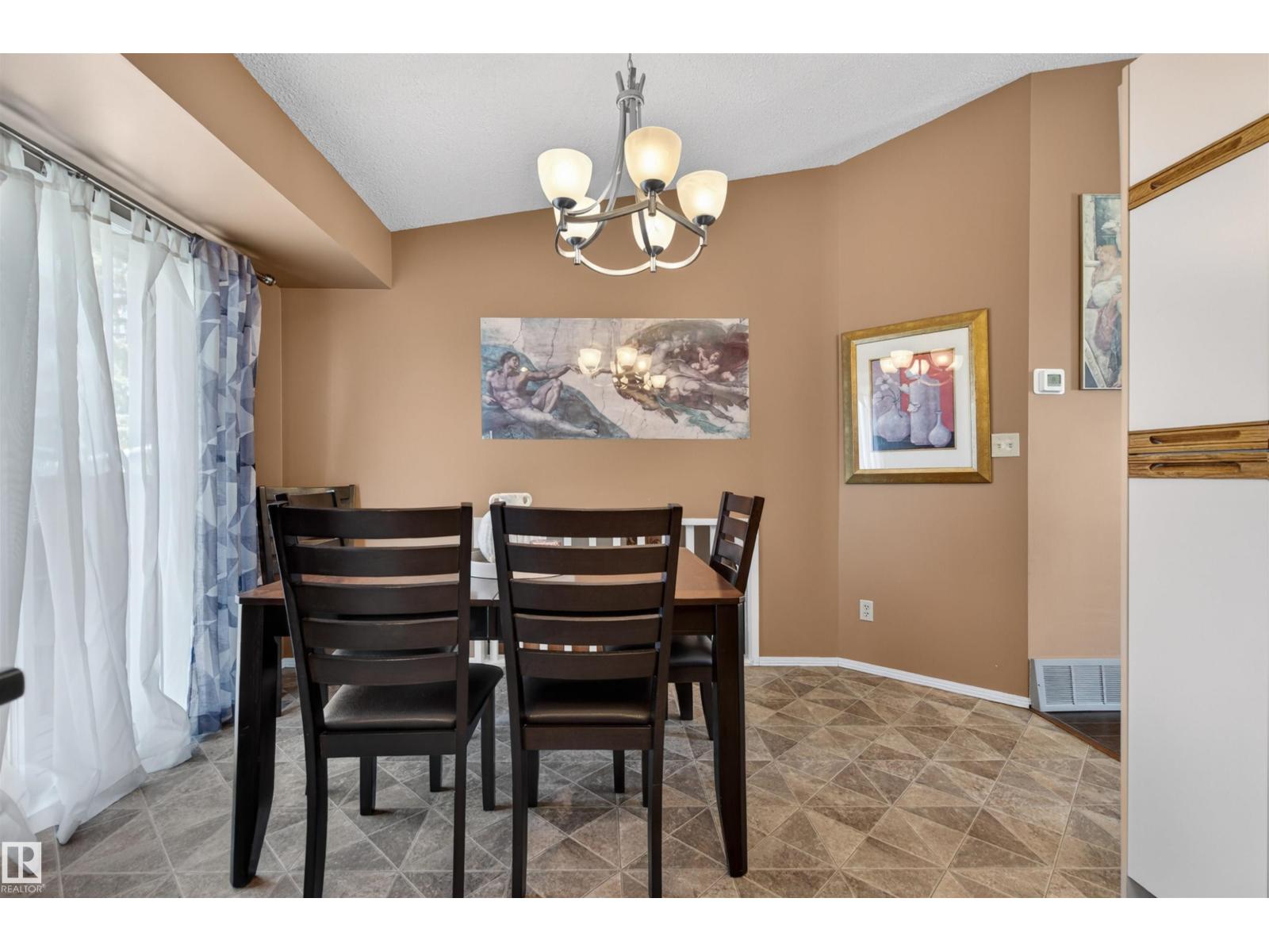 9347 175 AV NW, Edmonton