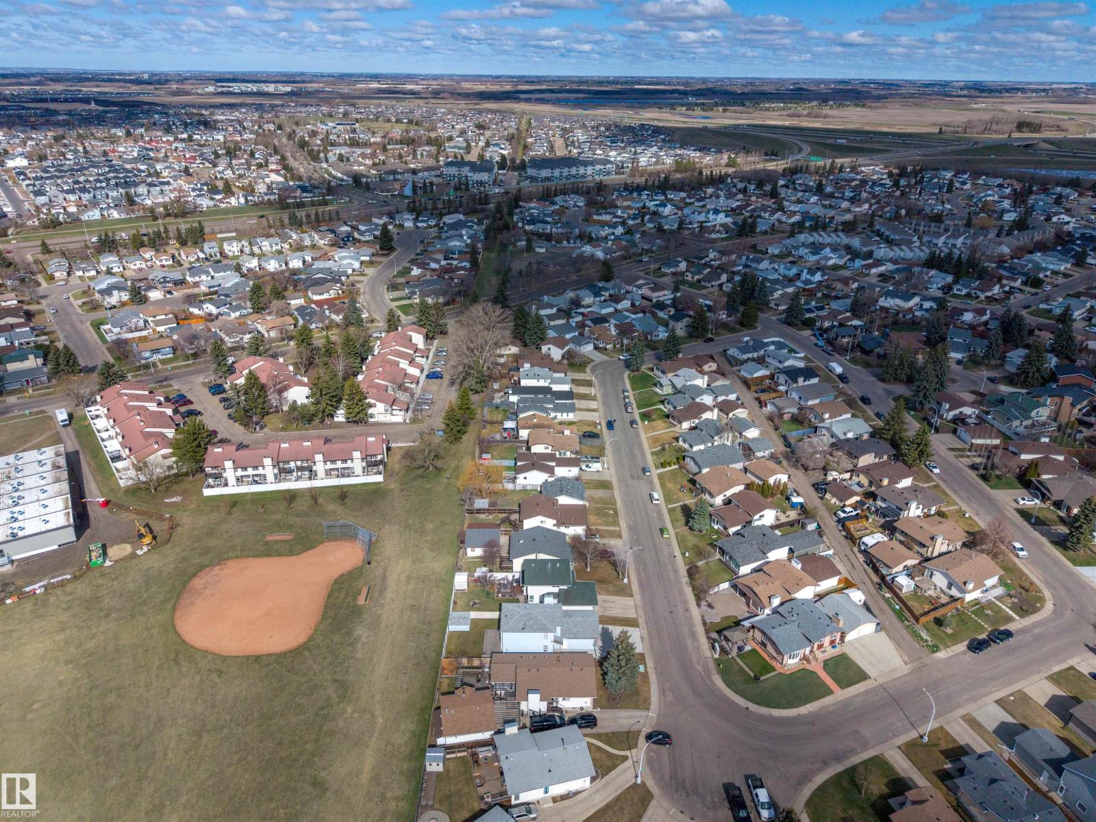 9347 175 AV NW, Edmonton