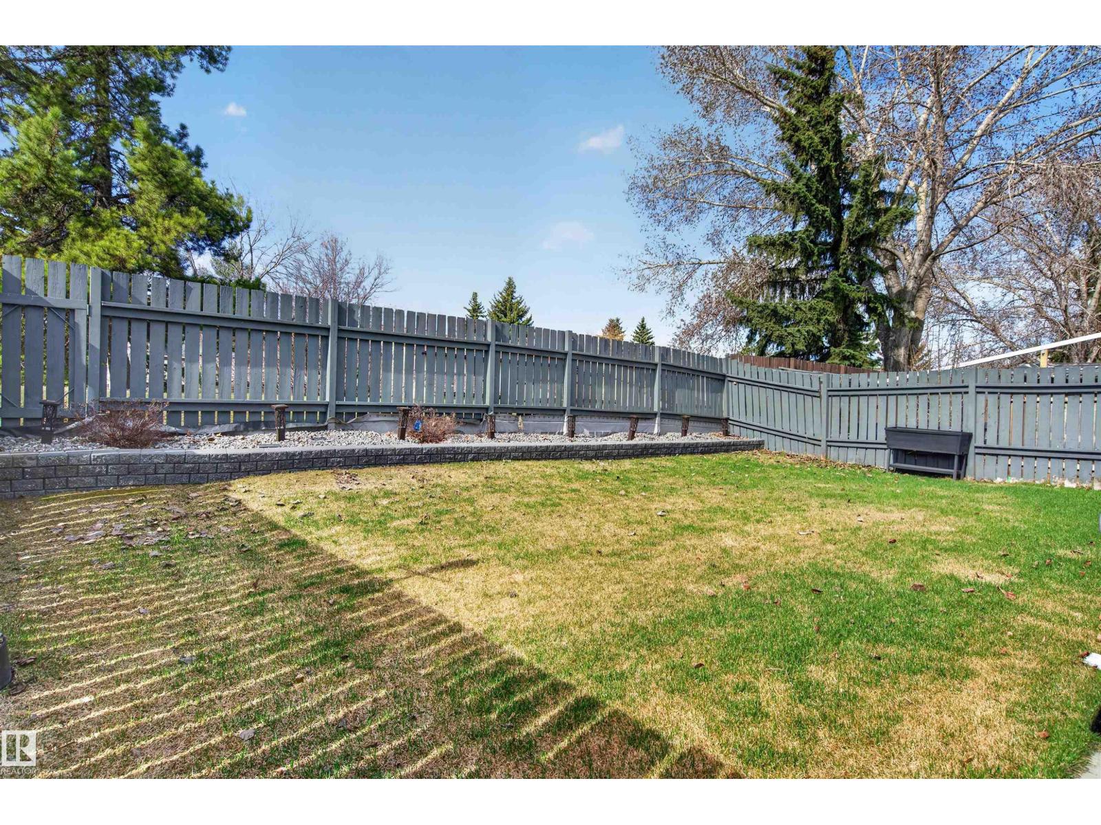 9347 175 AV NW, Edmonton
