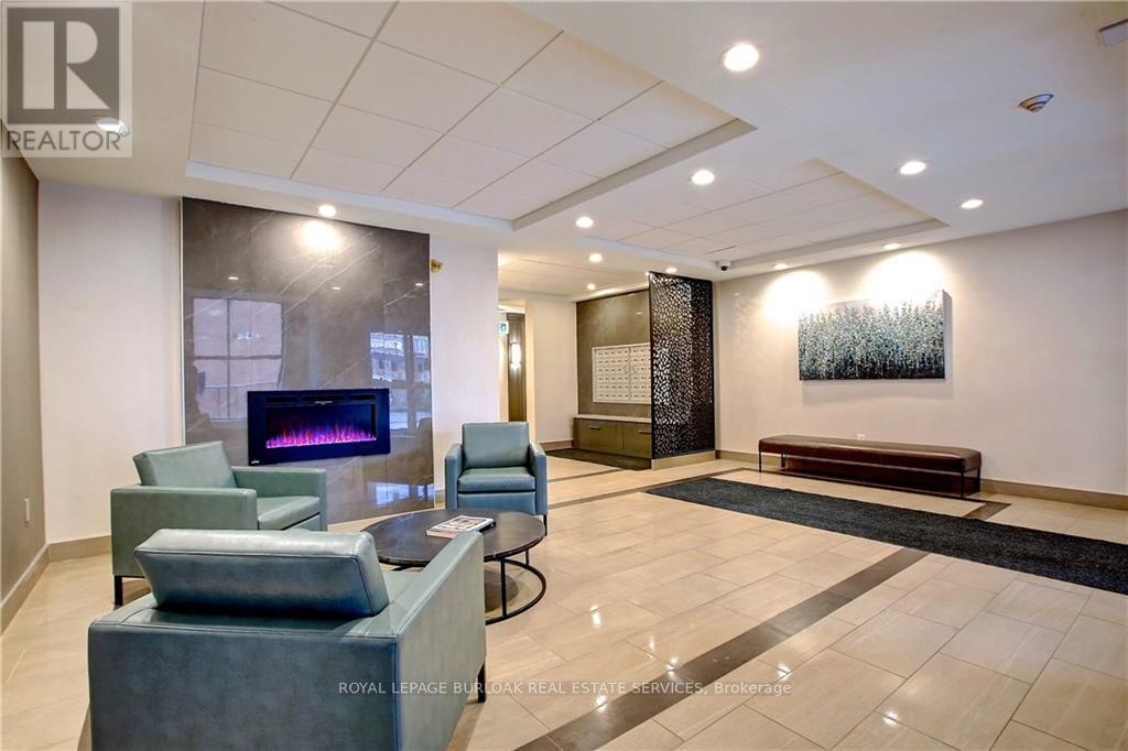 #303 102 BRONTE ROAD - 18