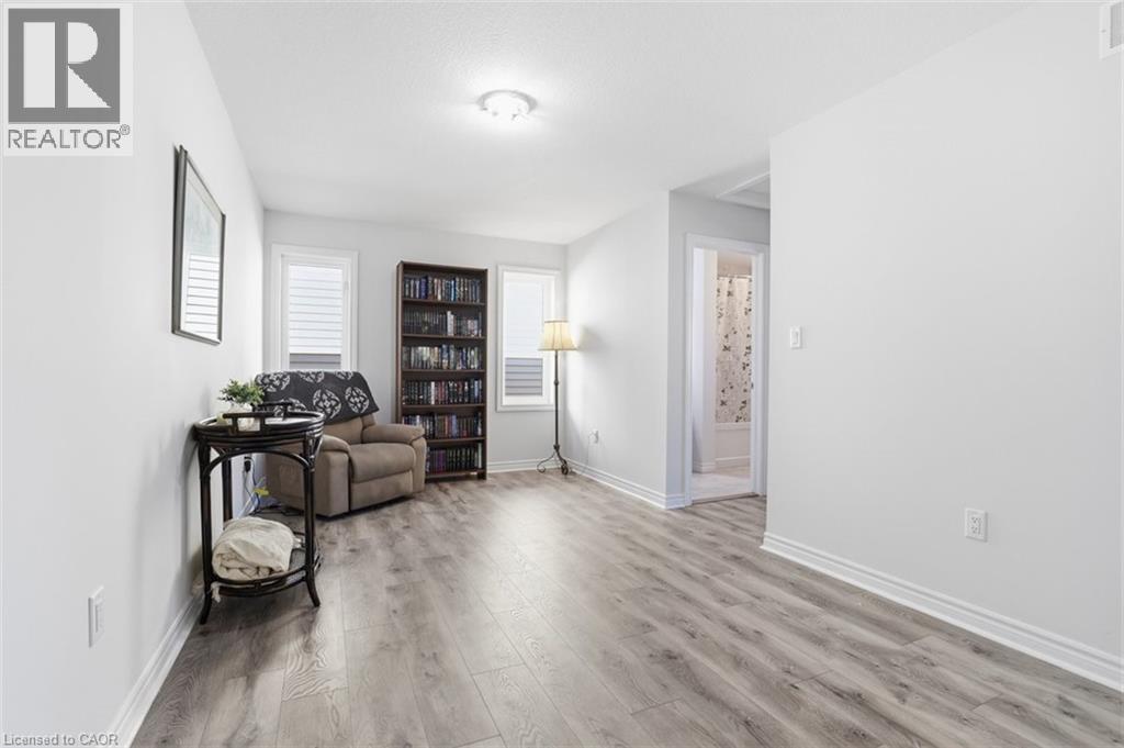 18 VIC CHAMBERS Place, Paris, Ontario, N3L0E6 — Photo 10
